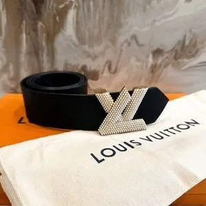 Louis Vuitton RARE Black Pearl LV Logo Textured Leather Belt 80/32 Louis Vuitton | Accessories | Louis Vuitton Rare Black Pearl  main image 4
